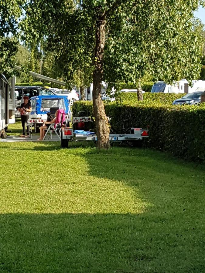 Aux Cygnes D'Opale Hotel Blangy-sur-Bresle Bagian luar foto